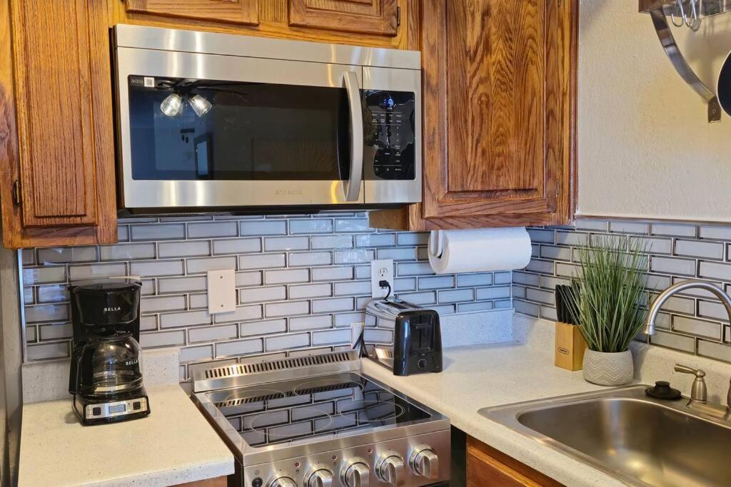 Cozy Updated Cove Of Heaven, 5Mins To Lake Hefner! Oklahoma City Exterior foto
